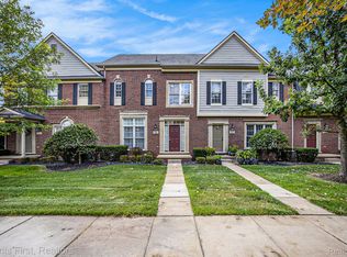 1244 W Crystal Cir, Canton, MI 48187