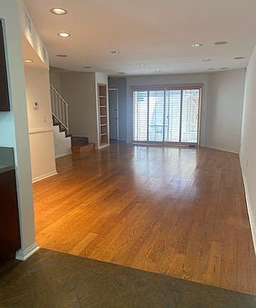 2nd image of 4230 Whitsett Ave Unit 2