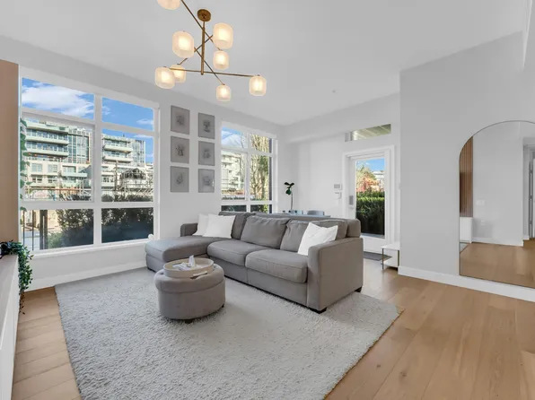 5007 Ash St #101, Vancouver, BC V5Z 0K9