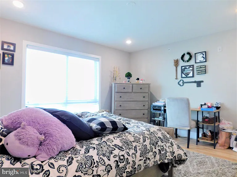 922 N 17th St #26-F — Photo 11