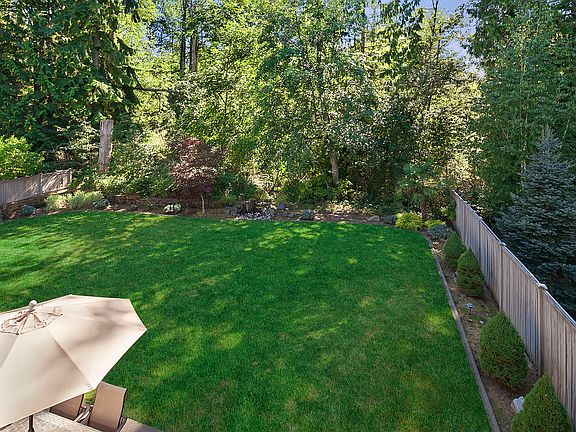 5th image of 25206 NE 3rd Pl