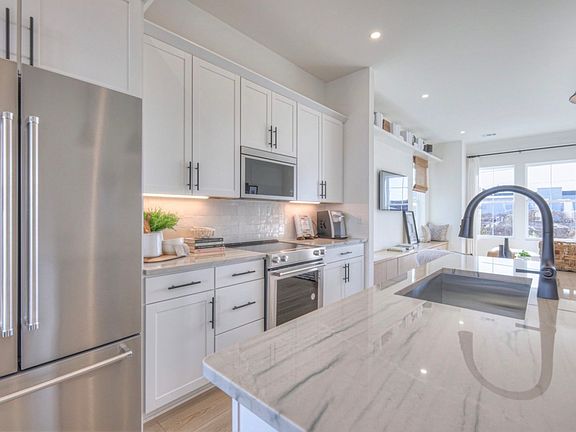 5th image of 4114 Indiana Ave #4114