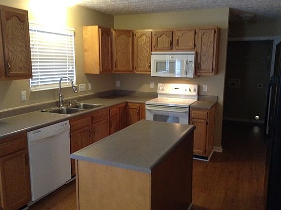 4th image of 931 Greengate Dr