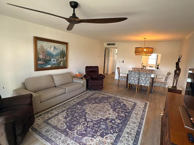 608 NE 2nd St #432 — Photo 5