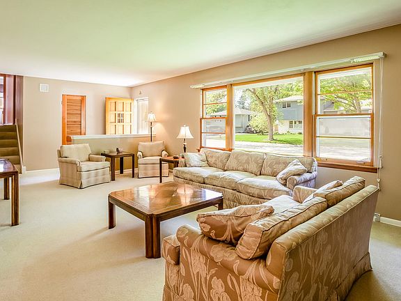 3rd image of 520 Cypress Dr