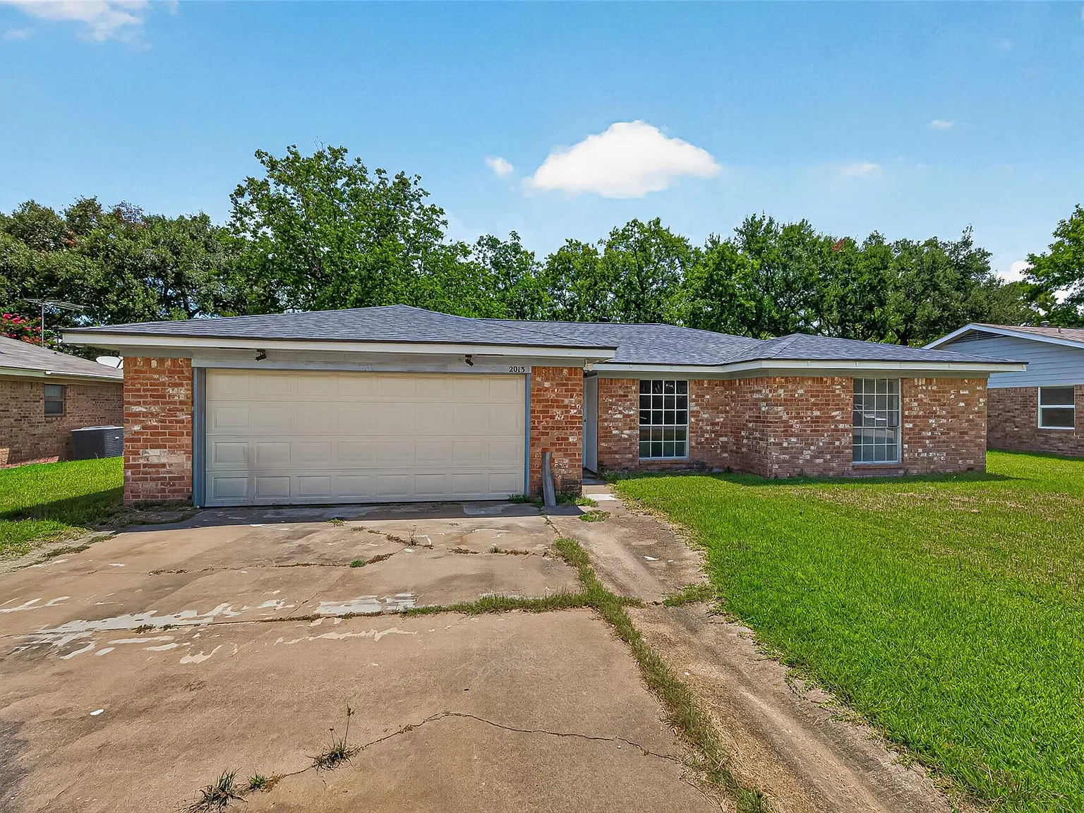 4 bed, 2.0 bath, $2,200 — Photo 3