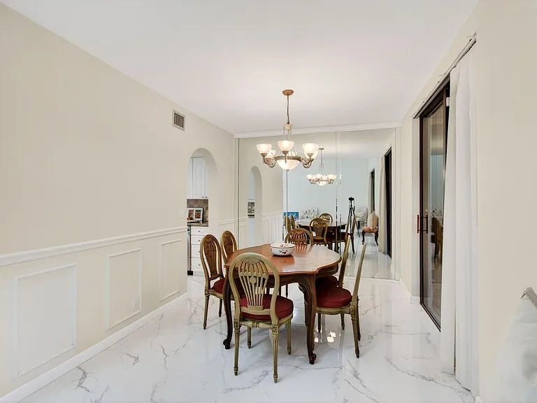 7865 La Mirada Dr — Photo 16