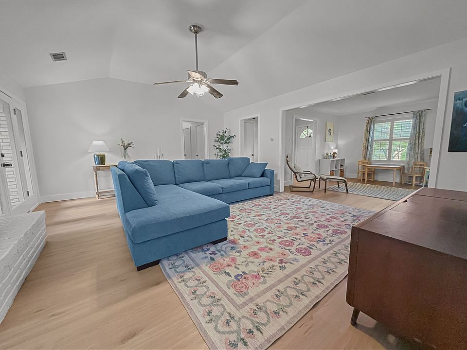 1st image of 312 Meadowlark Dr