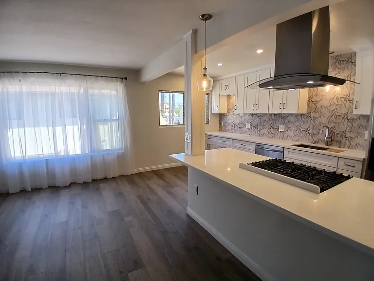 317 Walnut Ave #6 — Photo 8