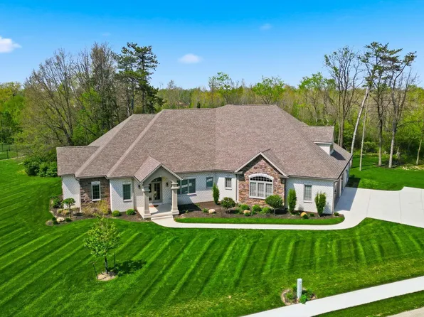 1501 N Legend Ct, Muncie, IN 47304