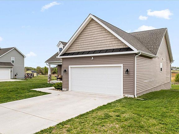 3rd image of 290 Recife Ct