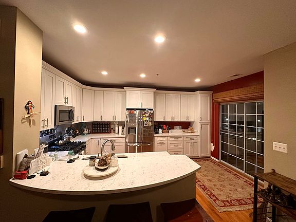 2nd image of 1621B Hunting Creek Dr