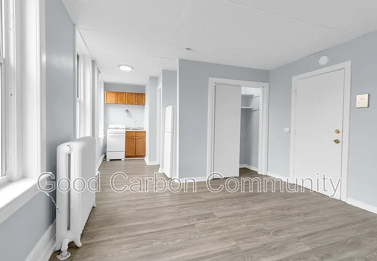 131 Allen St #17 — Photo 1
