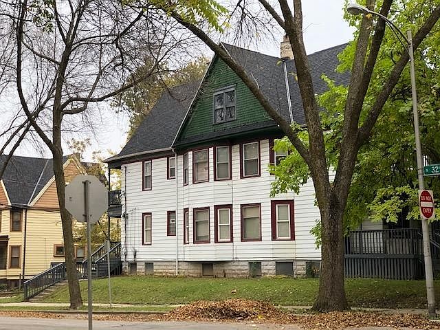 2nd image of 3128 W Juneau Ave #3130