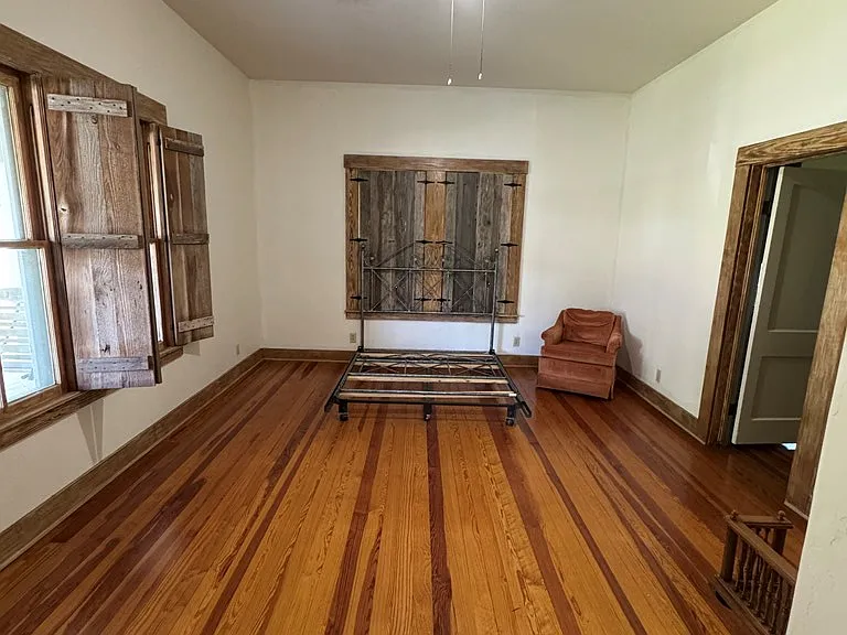 509 W Creek St — Photo 20