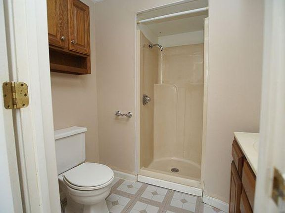 2nd image of 612 N Roosevelt Ave