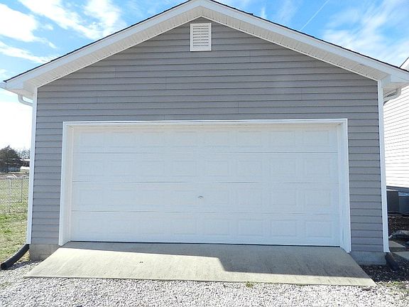 2 CAR GARAGE