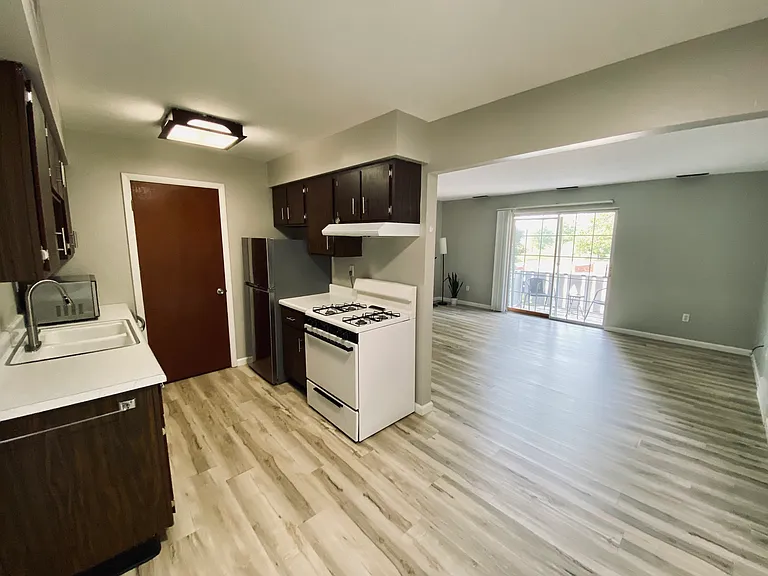 1311 Old Eagle Dr — Photo 6