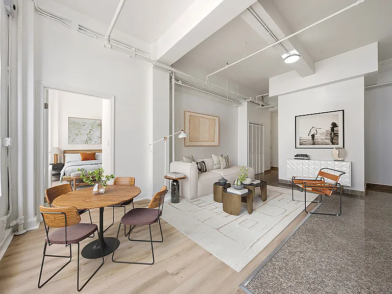 325 W 37th St #11R — Photo 6