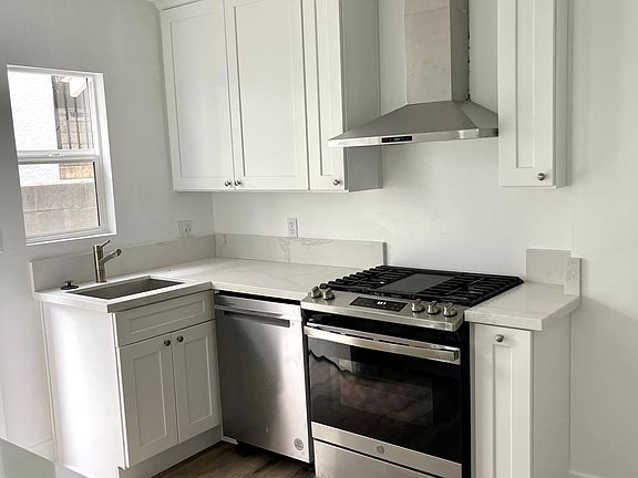 5th image of 14514 Benefit St #14514