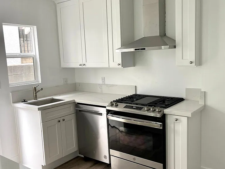 14514 Benefit St #14514 — Photo 5