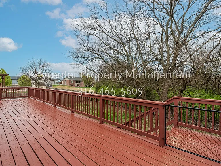 517 E Minneha Ave — Photo 4