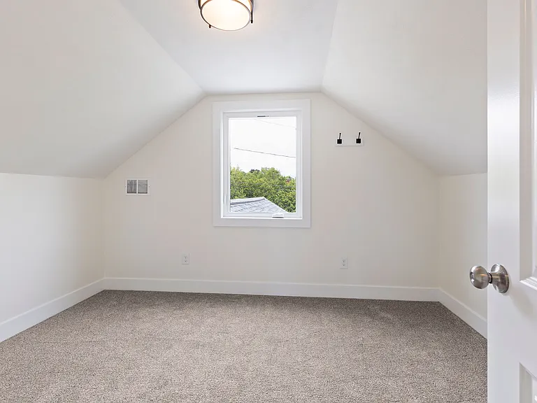 116 Winchester Dr — Photo 28