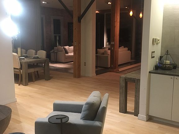 4th image of 1803 Wyandotte St APT 304