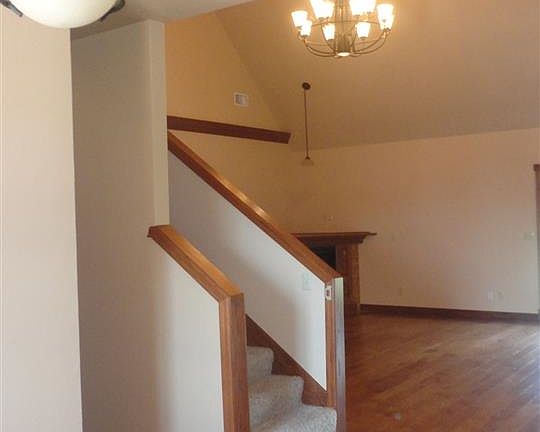 4th image of 140 Hennessey St