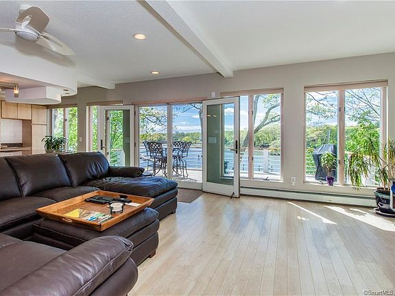 5th image of 62 Riverview Ave
