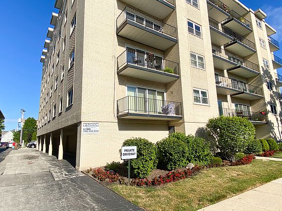 3rd image of 215 Marengo Ave APT 4F