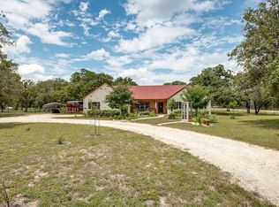 419 Shannon Ridge Dr, Floresville, TX 78114