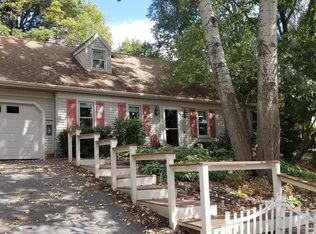 693 N Pier Dr, Lancaster, PA 17603