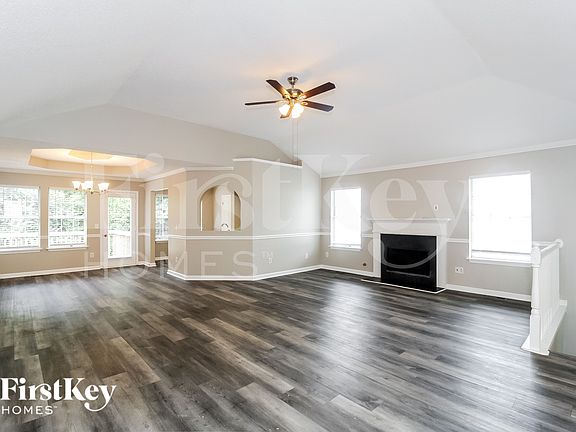 3rd image of 4325 Stonecrest Dr