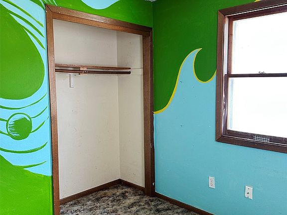 5th image of 30 Elm St
