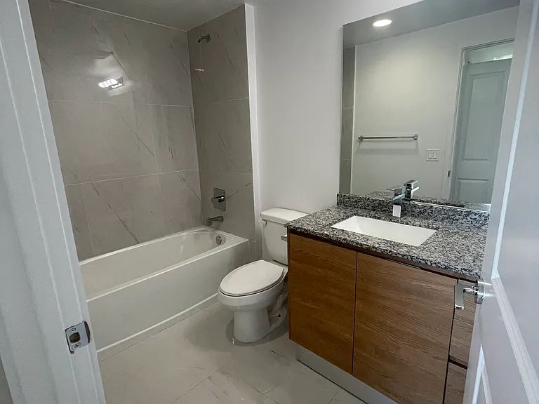 126 NE 21st St #B3 — Photo 9