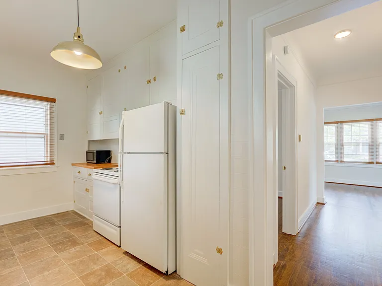835 Allen St — Photo 13