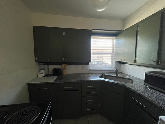 5th image of 709 E North 12th St