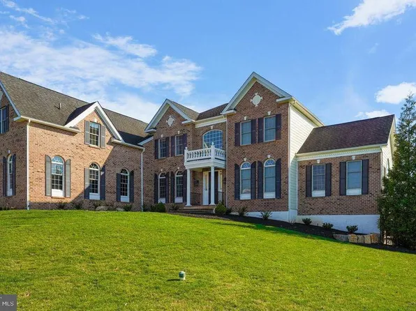 7 Pin Oak Dr, Chadds Ford, PA 19317