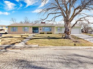 141 Rimrock Dr, Junction City, KS 66441