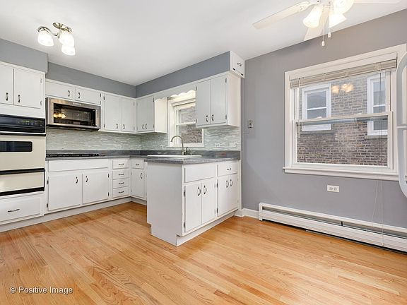 5th image of 2322 N Sacramento Ave