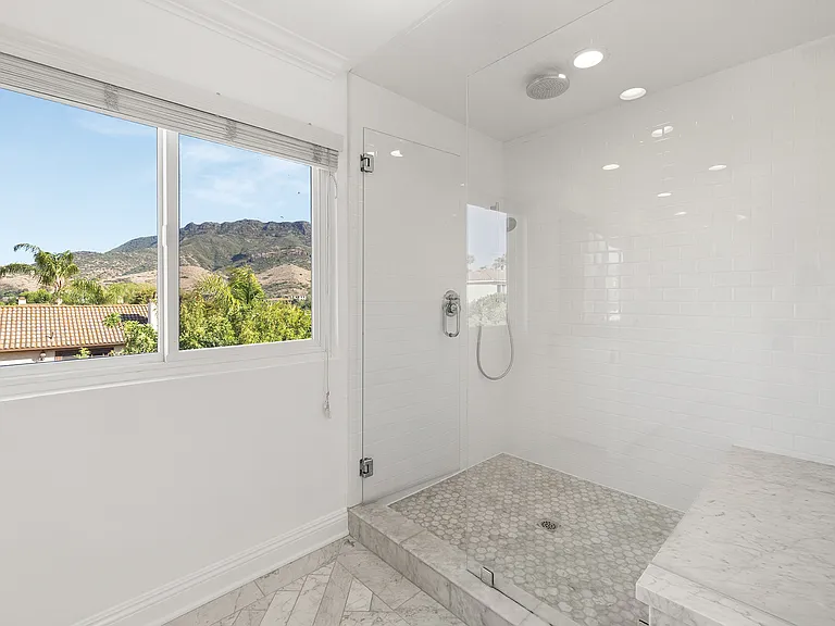 5442 Alfonso Dr — Photo 15