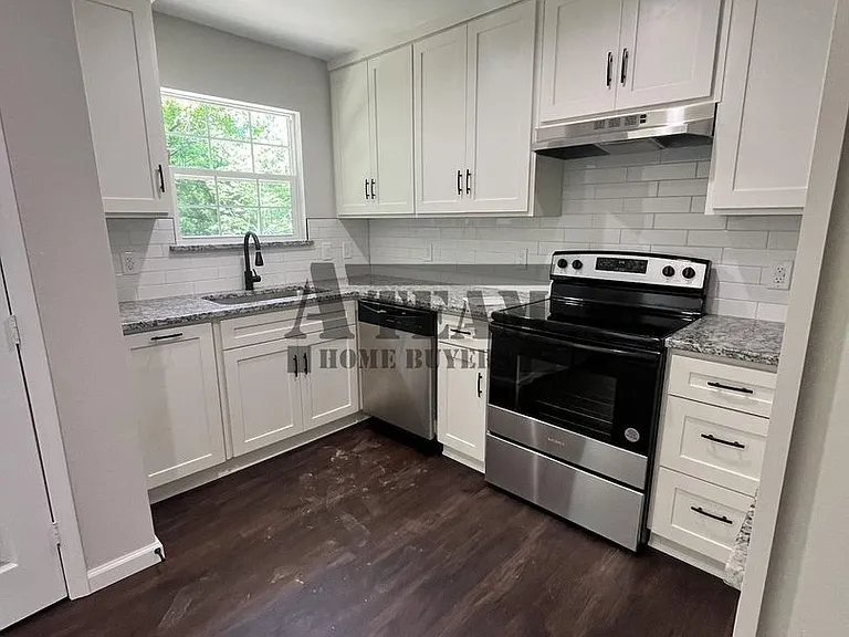 127 Guadalupe St — Photo 6