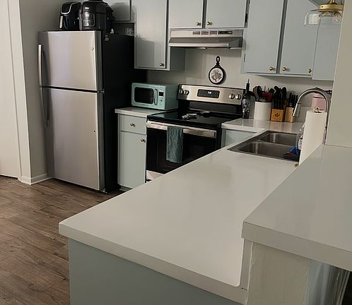 4th image of 2409 Bandera Dr