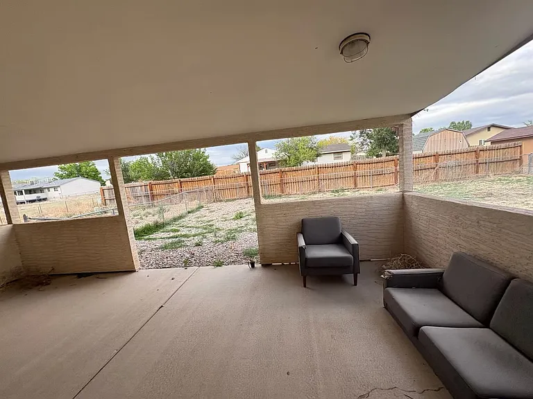 942 S Harmony Ln — Photo 5