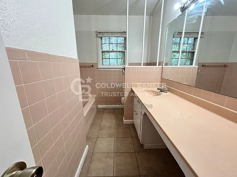 4906 17th Pl — Photo 10