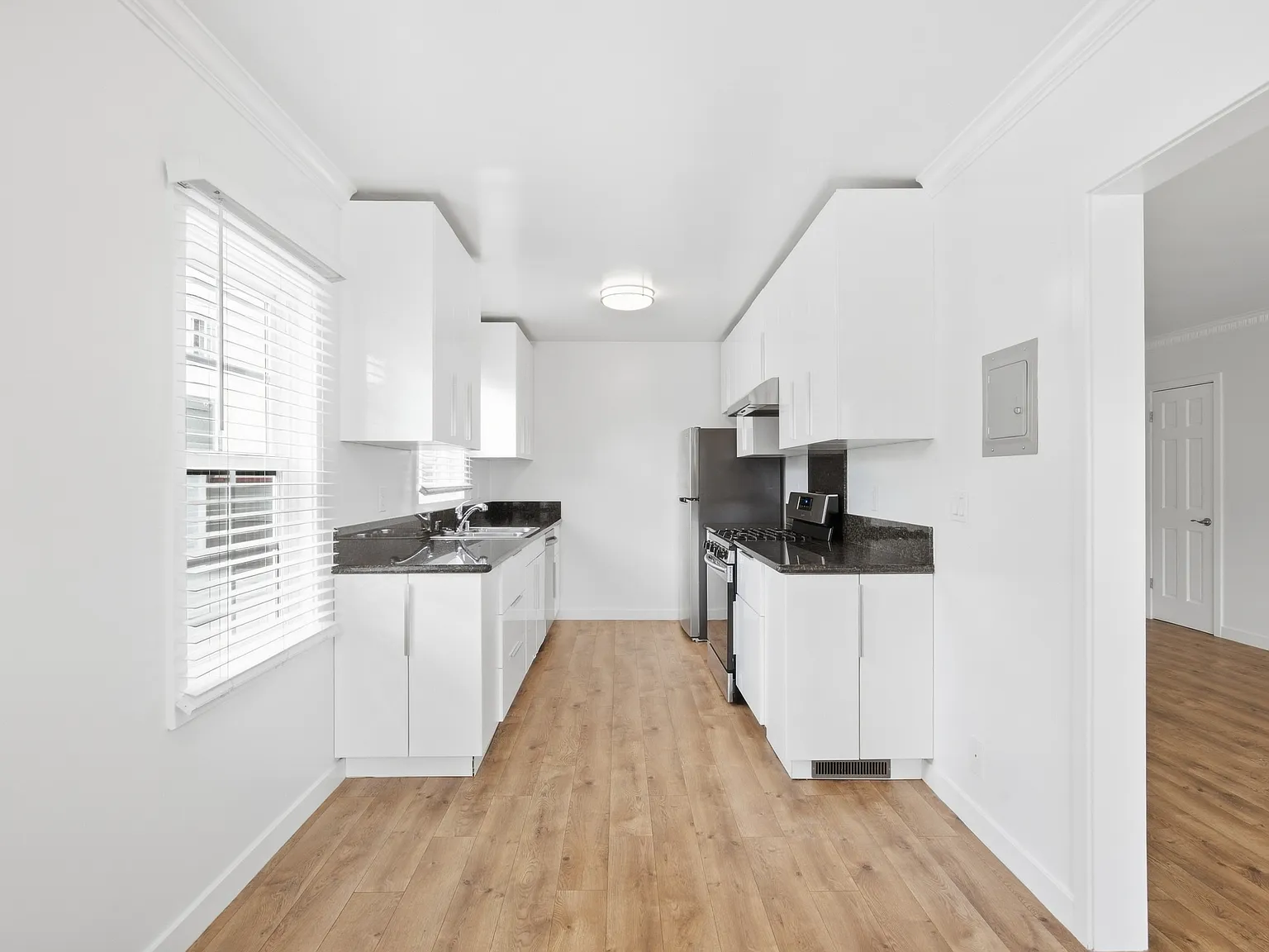2 bed, $2,795 — Photo 4