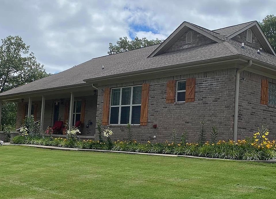2nd image of 10 Hickory Hills Dr