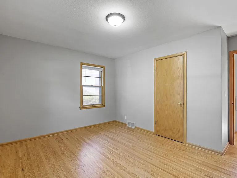 6339 Vincent Ave S — Photo 26
