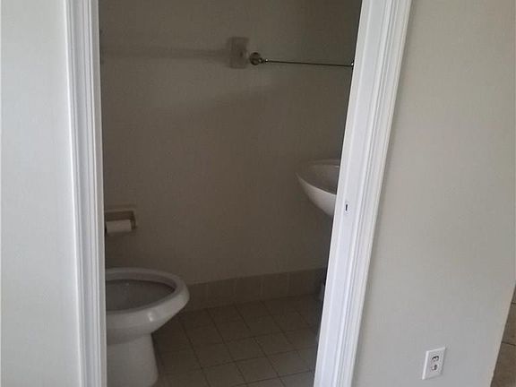 4th image of 9553 NW 28th St